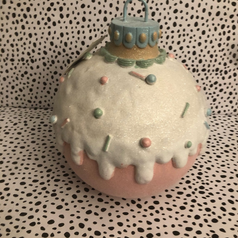 🎄 Large Festive Pink and White Holiday Ornament - Christmas ball
